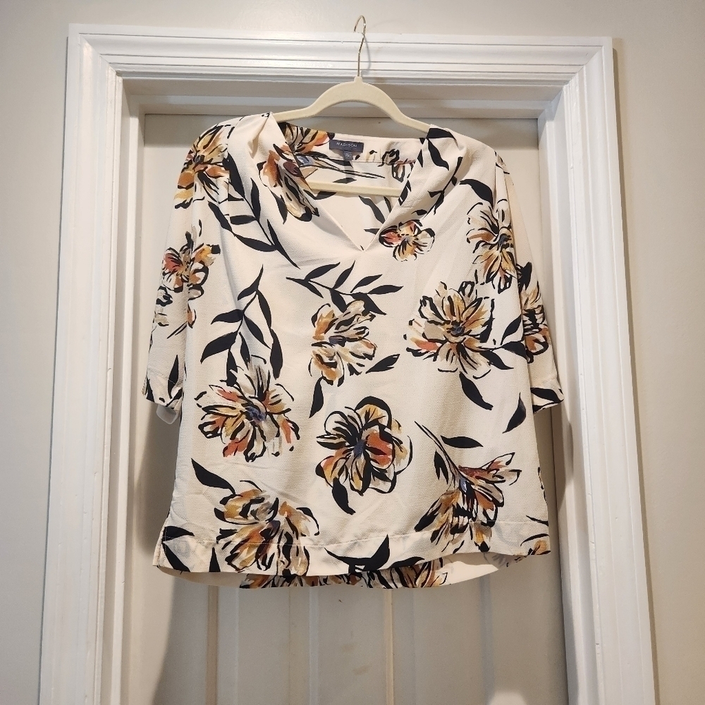 Madison floral print top Women's size small